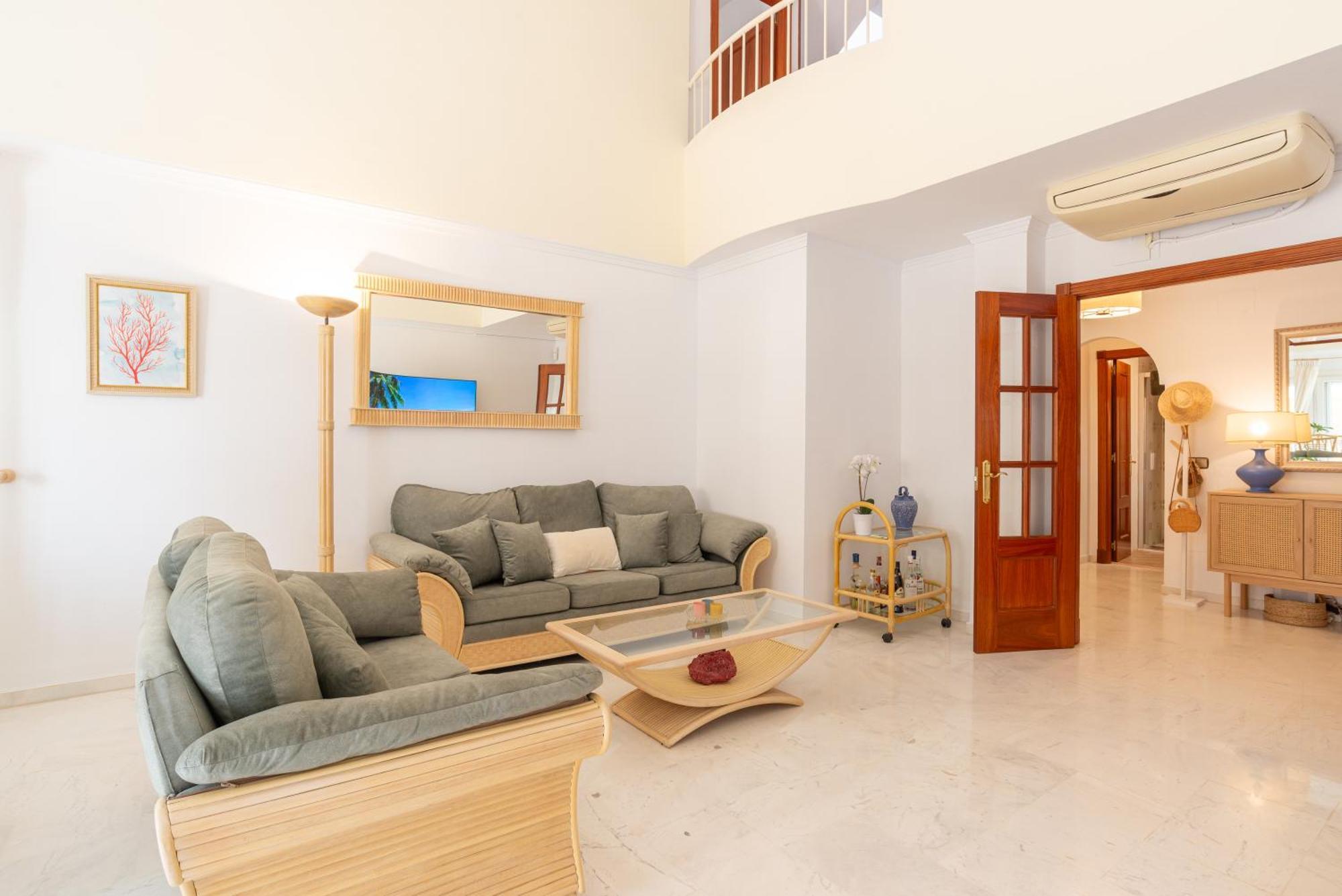 Villa Valentina - Renovated On Los Alamos Beach Torremolinos Exterior photo