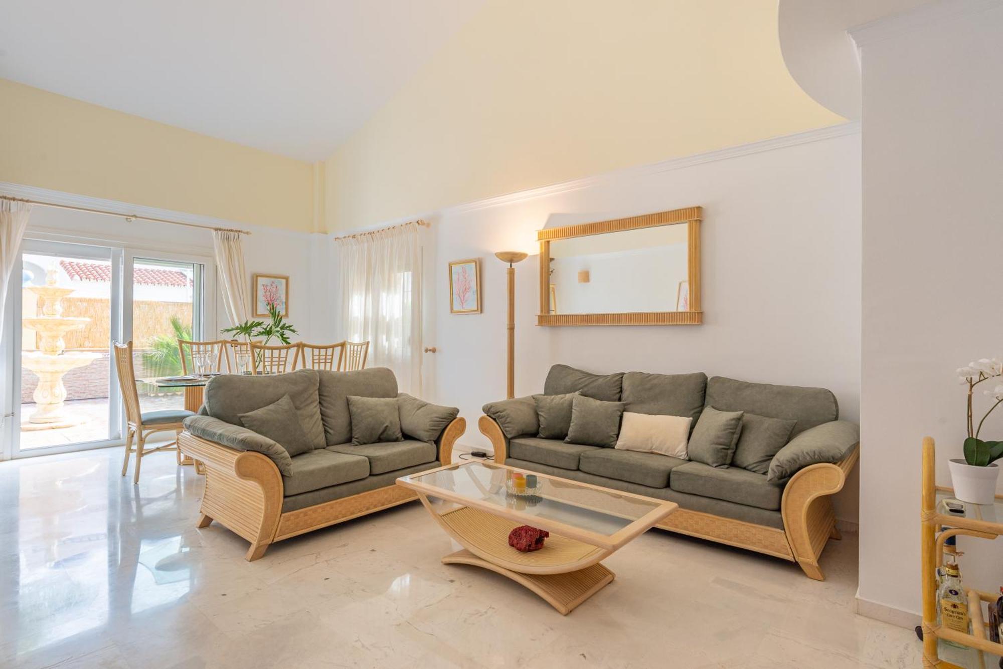 Villa Valentina - Renovated On Los Alamos Beach Torremolinos Exterior photo